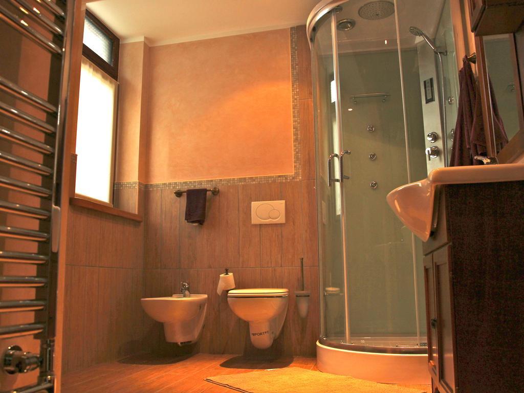 Agriturismo Il Sorriso Dei Figli Argegno Bilik gambar
